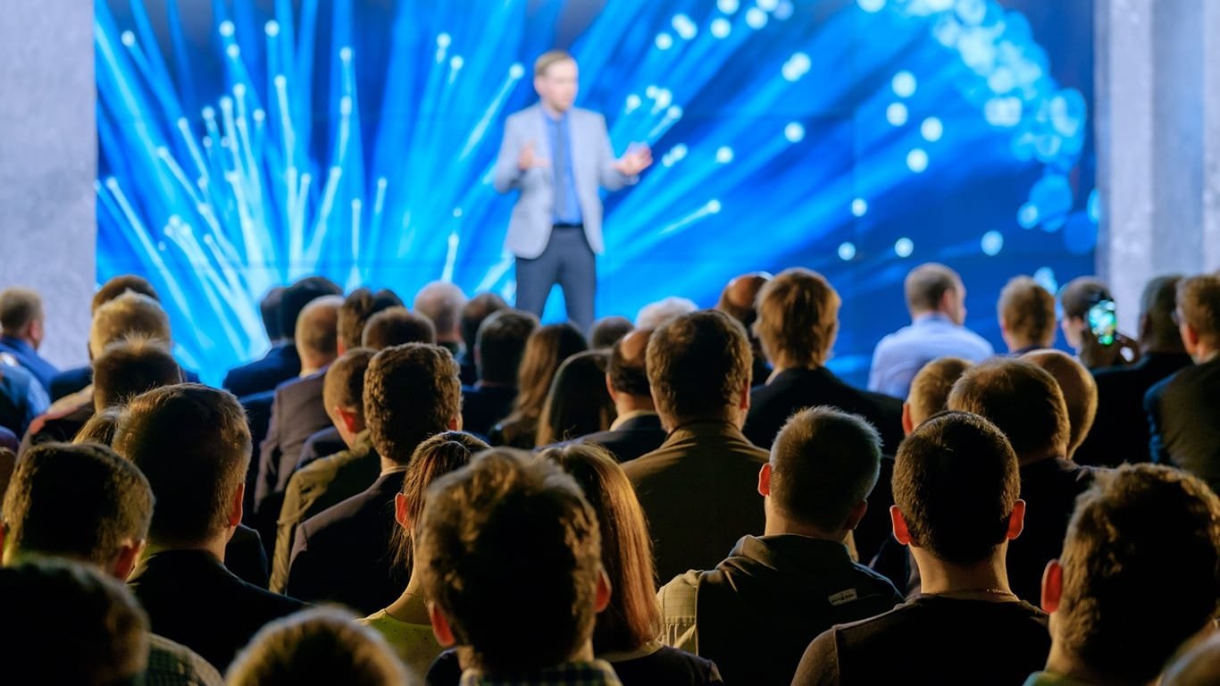 What to Expect When Participating in a Canadian Business Conference